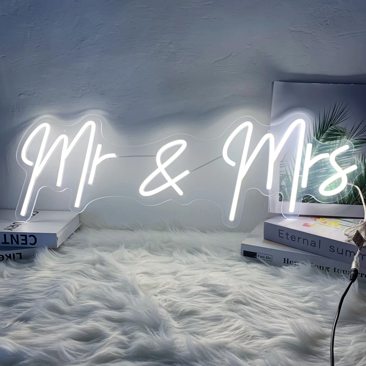 Large LED 'Mr & Mrs' Neon Sign for Wedding Engagement Party Valentine's Day Wall Decor - Vibrant Home Lighting