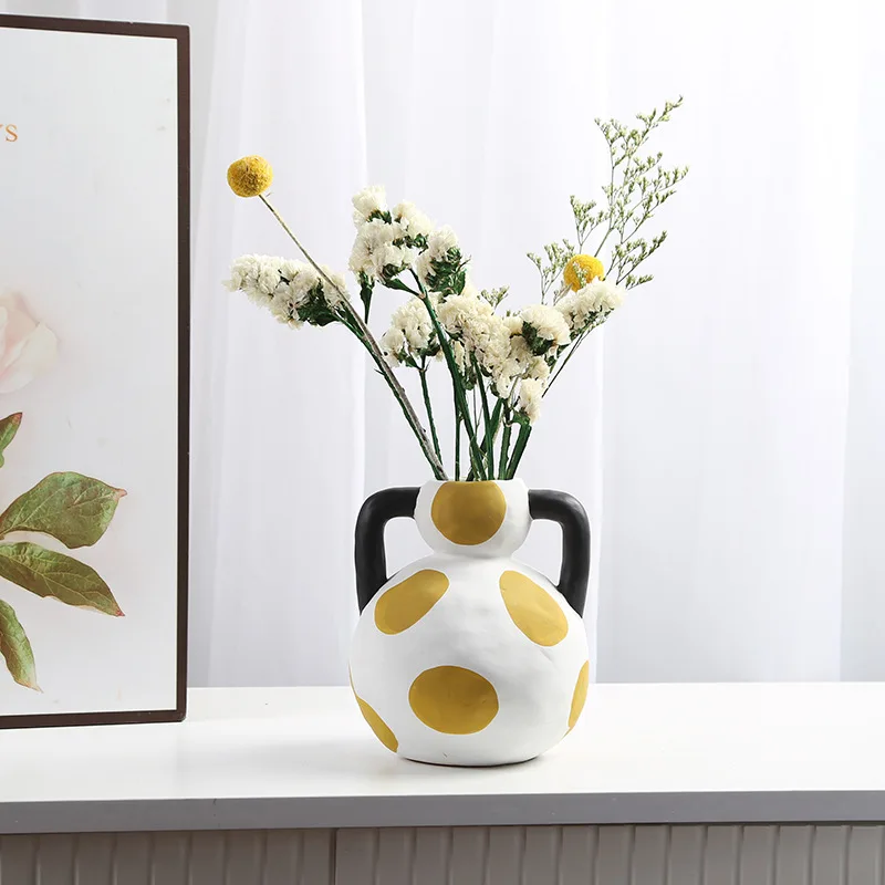 Lovely Painted Ceramic Vase Handle Flower Pots Desk Decoration Flowers Arrangement Porcelain Floral Vases Modern Home Decor