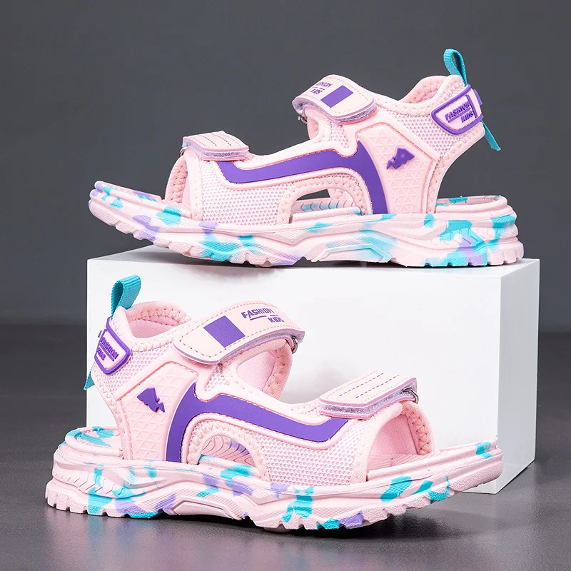 A pair of children's summer open-toe sports sandals, soft, comfortable, wear-resistant outdoor beach shoes, size 27-39，HY-168