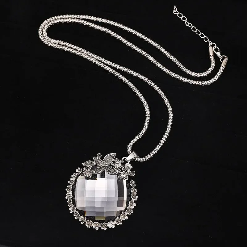 2024 Romantic Butterfly Round Crystal Sweater Chain Necklaces Korean Female Long Chain Necklace for Women Lady Accessories
