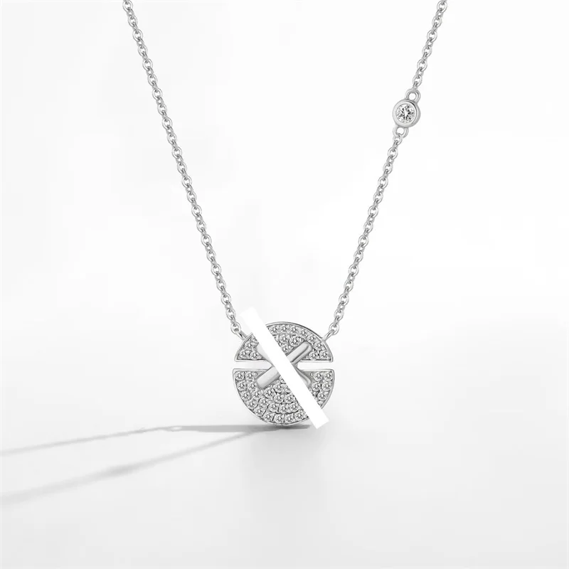 Elegant Round X Necklace with Interlocking Design - Stylish Crossed Love Pendant Jewelry for Women