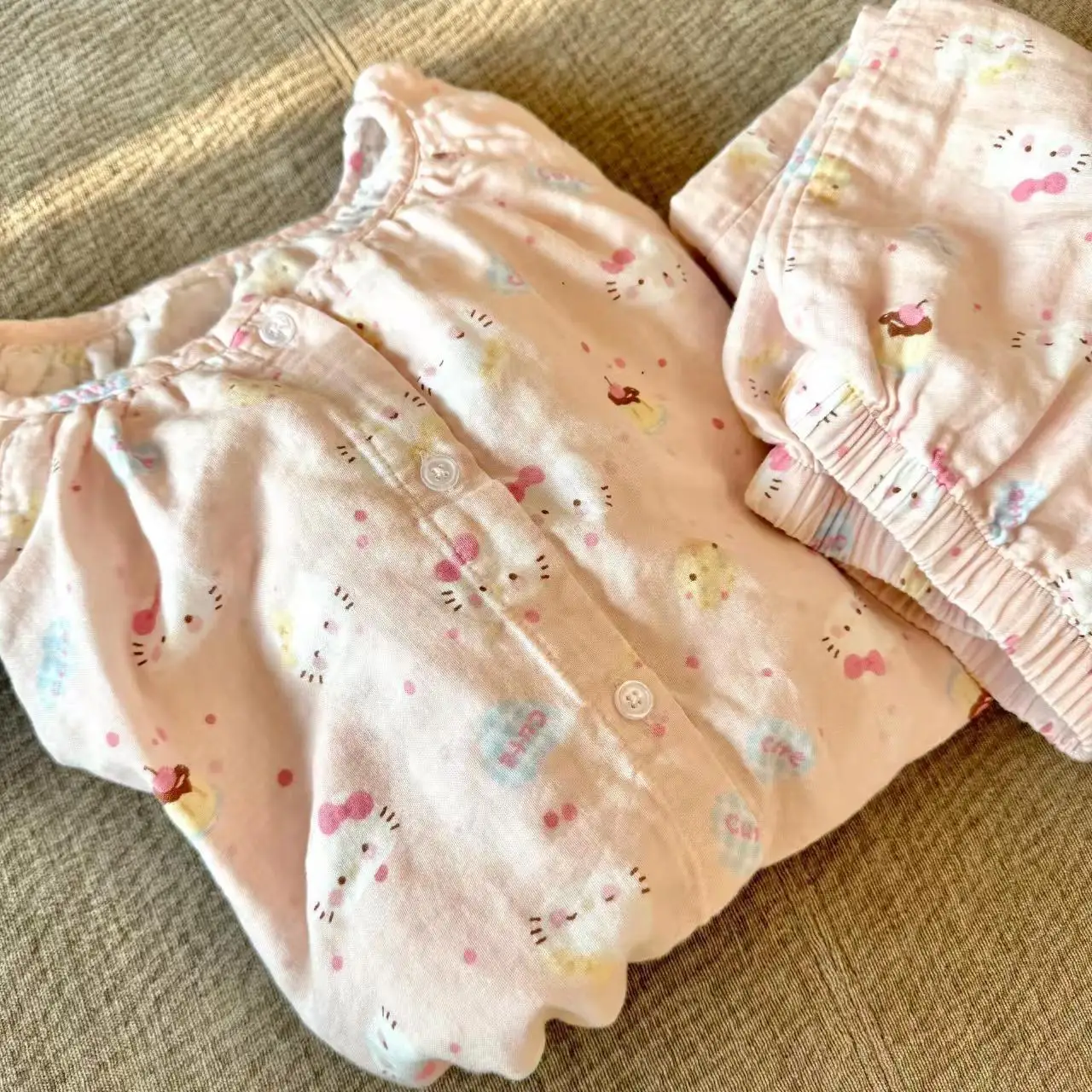 

Комплект пижамы Hello Kitty Sanrio для женщин: хлопковый, повседневный, с длинными рукавами и брюками, для весны и осени, с мультяшным принтом