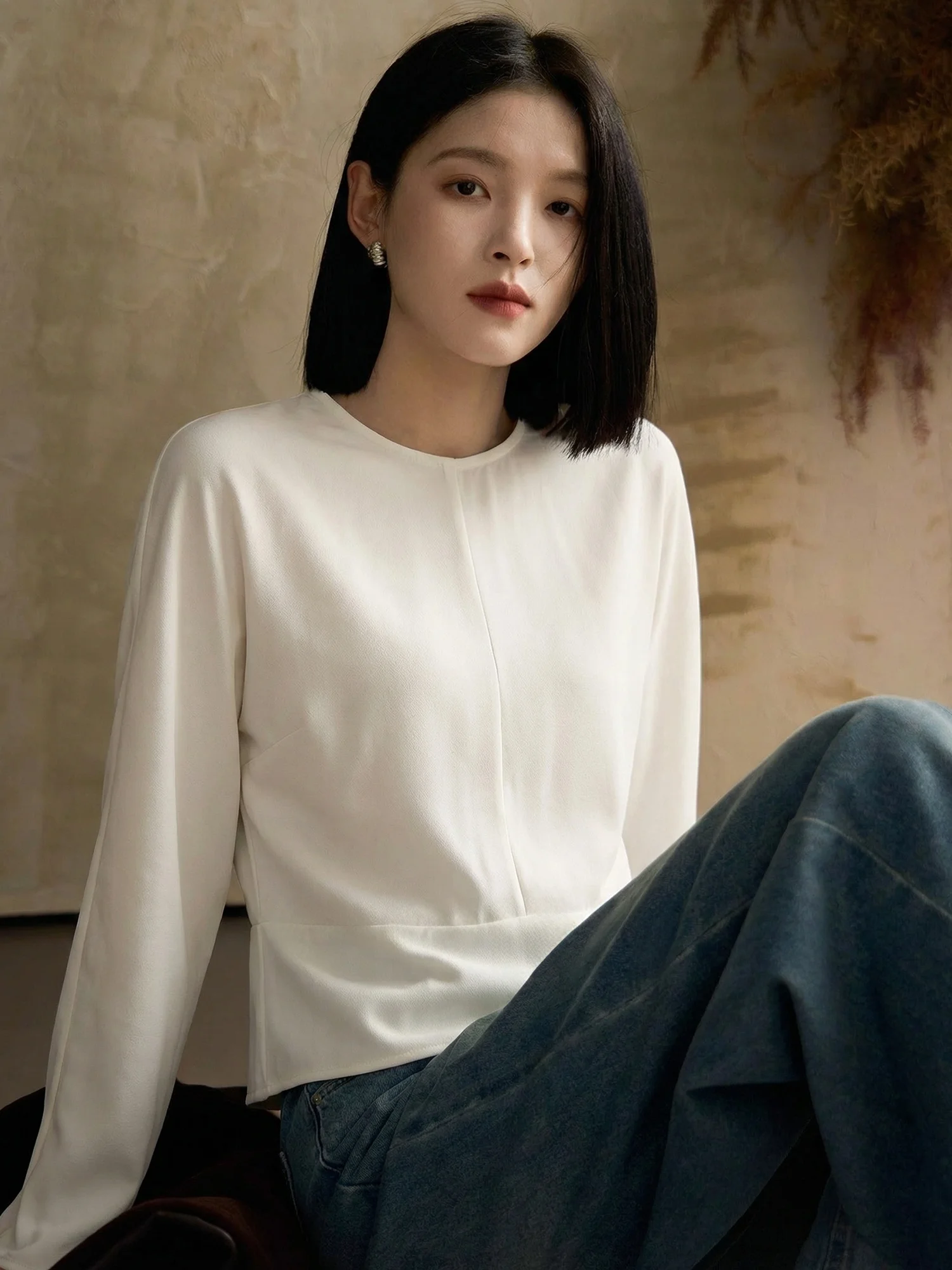 

Chivirin mat White round Ne Long Sve irt Women's Loose Versatile ort Top Spring Faion 2026 French Sle Pol...