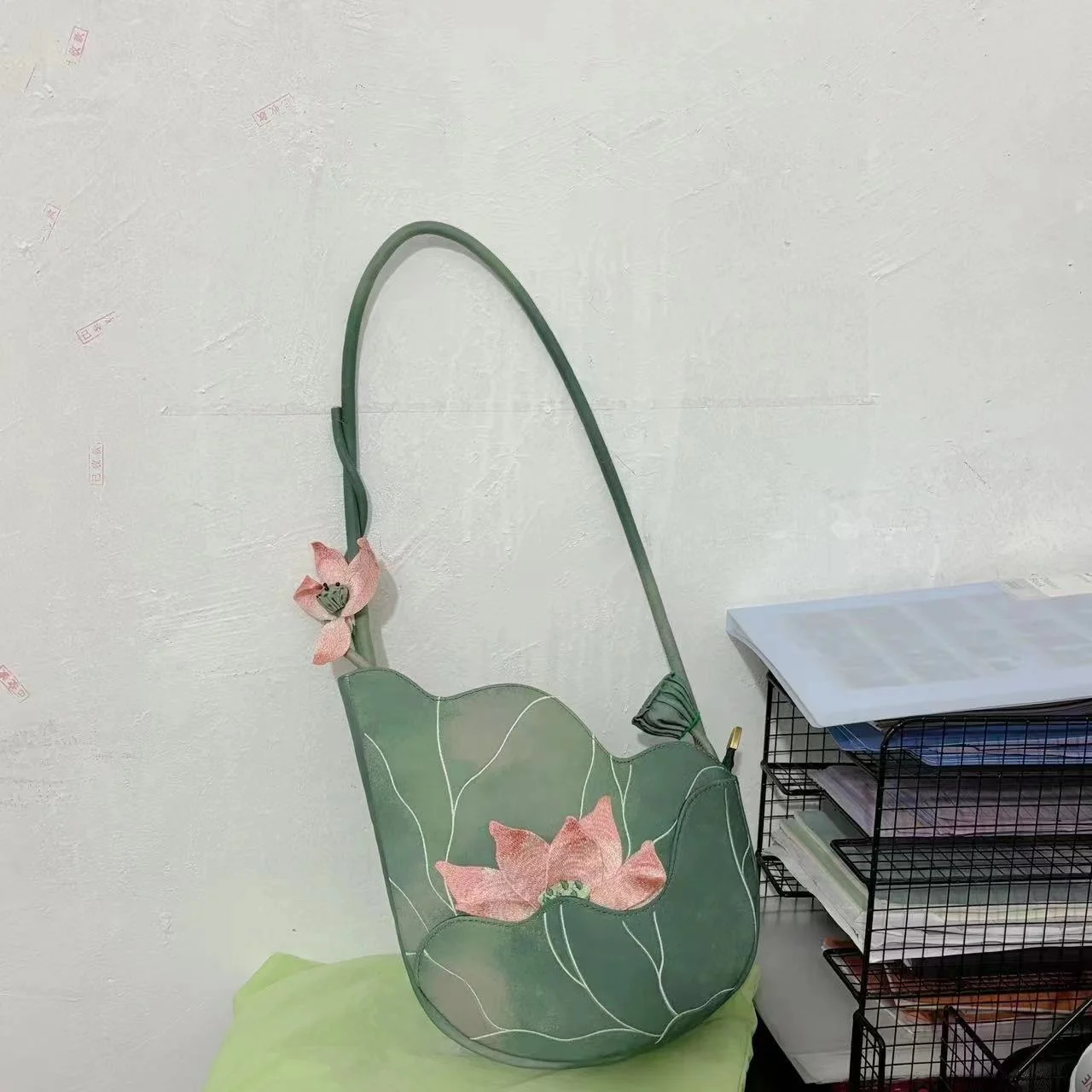 

Exquisite Embroidered Lotus Flower Bag Single oulder Handbag Underarm Hanfu Bag Artistic Chinese Sle Tote Bag