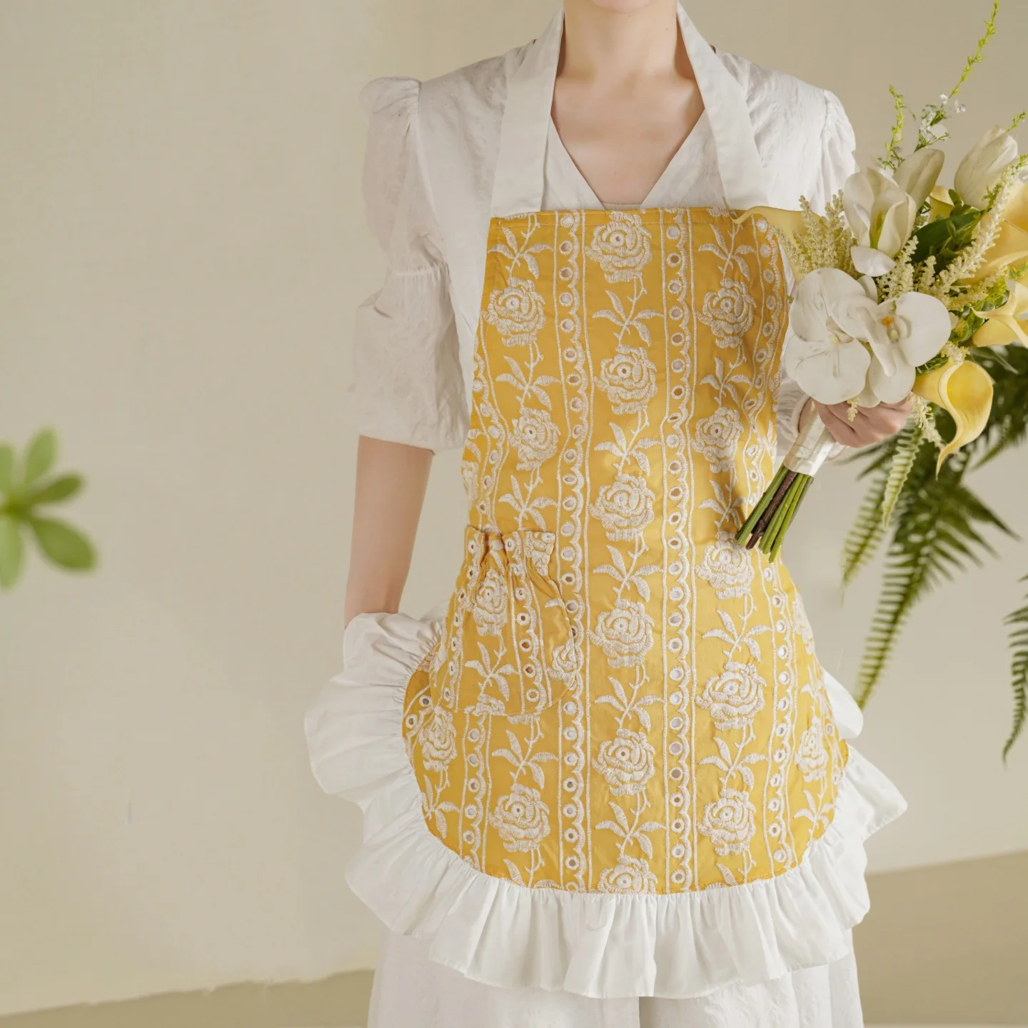 Rose Embroidered Cotton Apron Stylish Home Kitchen Neck Hanging Housework Non Waterproof Waist 