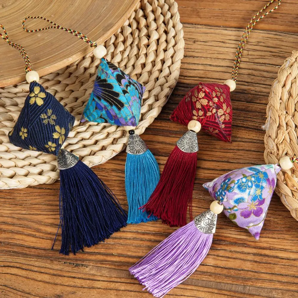 

Chinese Style Dragon Boat Festival Sachet Triangle Bronzing Blessing Bag Tassel Pendant Antique Empty Bag Wardrobe