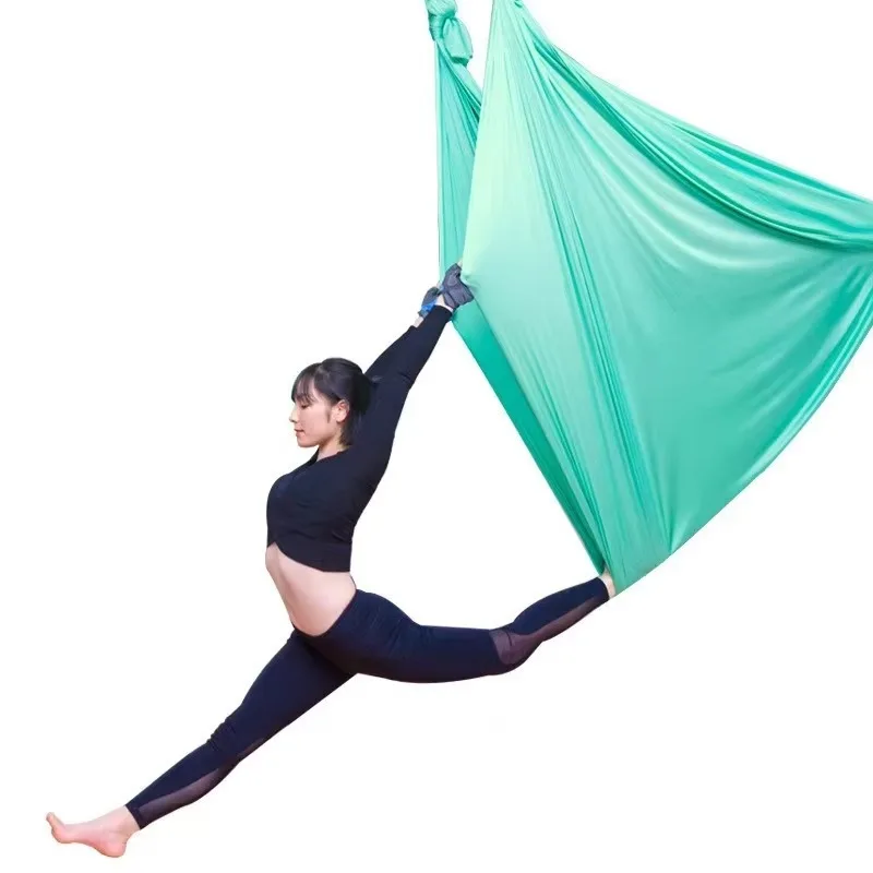 

Green Aerial Yoga Hammock, 5 Meters Long with A Complete Set of Accessories, Designed for Home Use and Yoga Studios