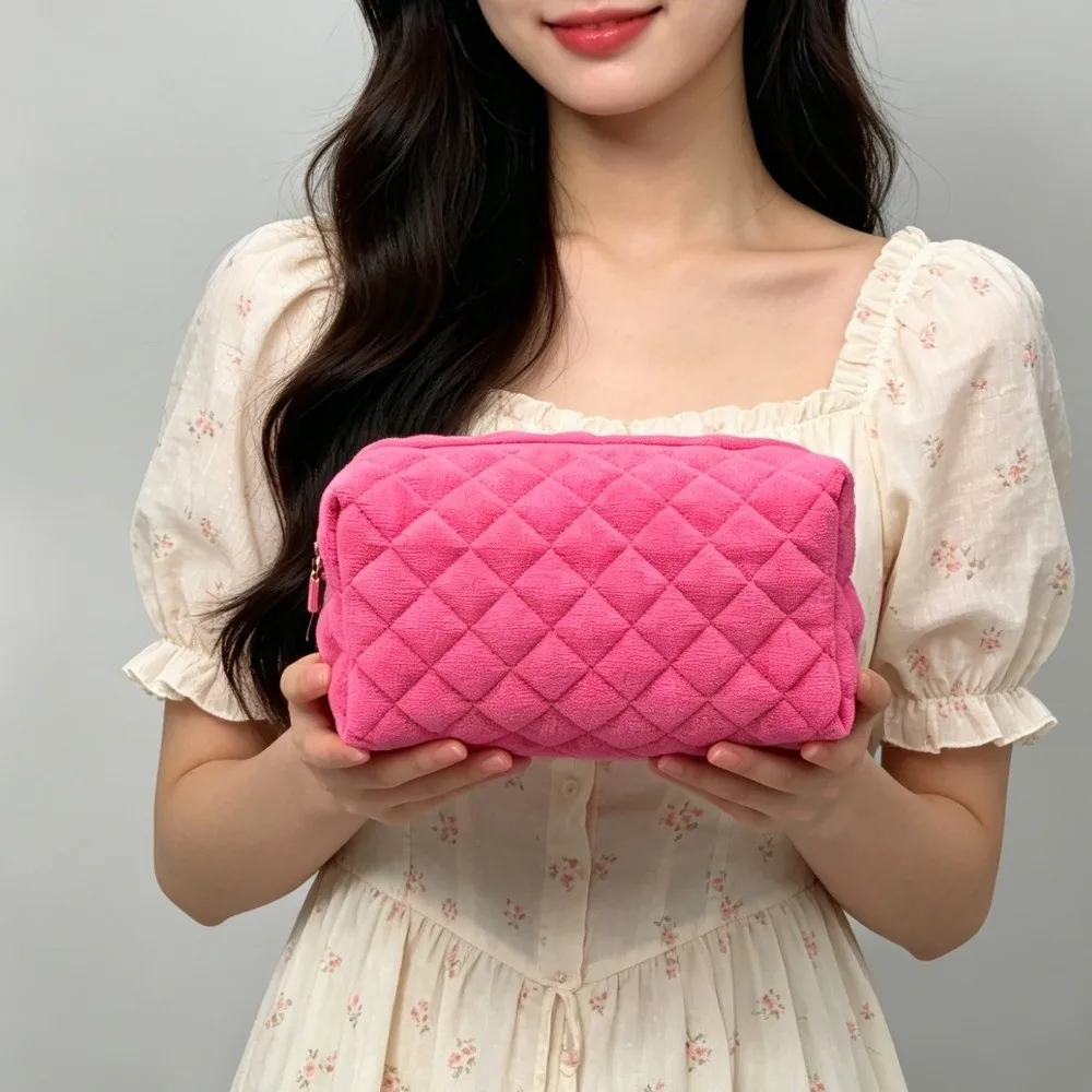 Durable Large Capacity Makeup Bag Multifunctional Quilted Cosmetic Pouch Soft Fluffy Lightweight Cosmetic Bag Women
