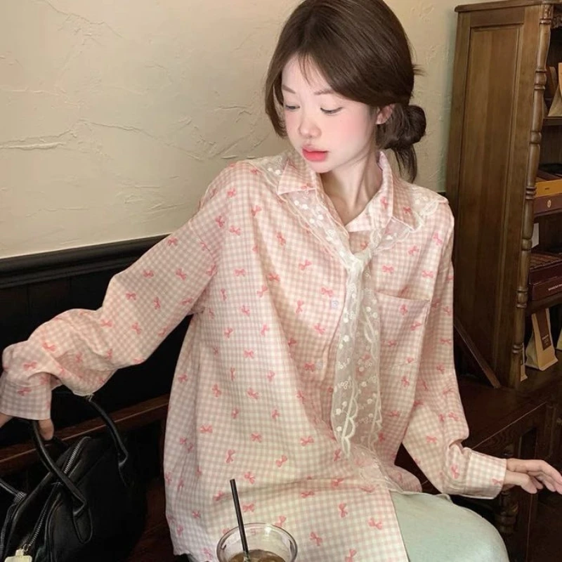 Camicetta giovanile carina allentata con stampa dolce fiocco Primavera Estate Nuova camicia a maniche lunghe con collo a polo Top Trend Abbigliamento donna pigro