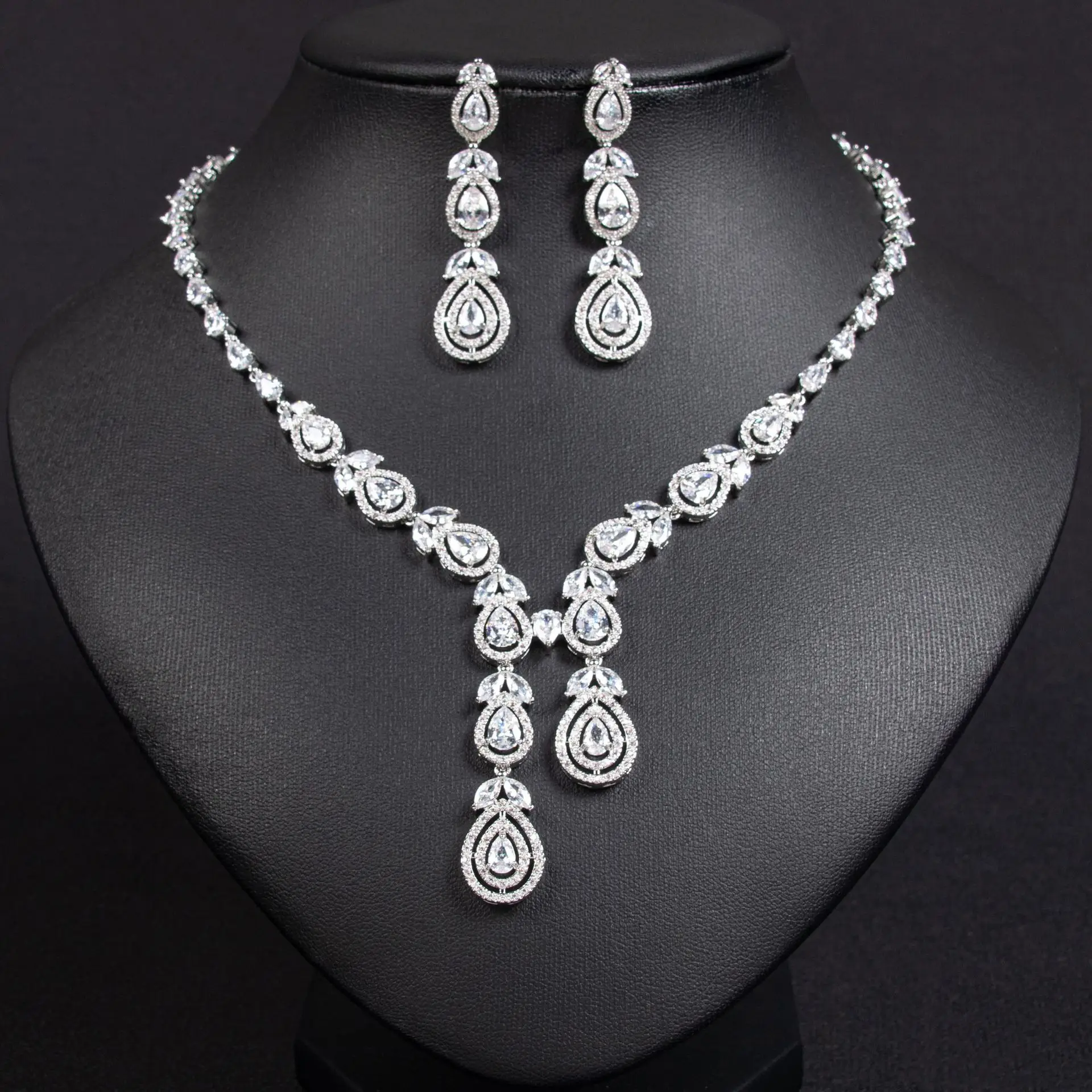 HIBRIDE New Unique Green Water Drop Necklace Earrings 2 Piece Women's Dress Decorative Jewelry Wedding Prom Holiday Gift S-1019