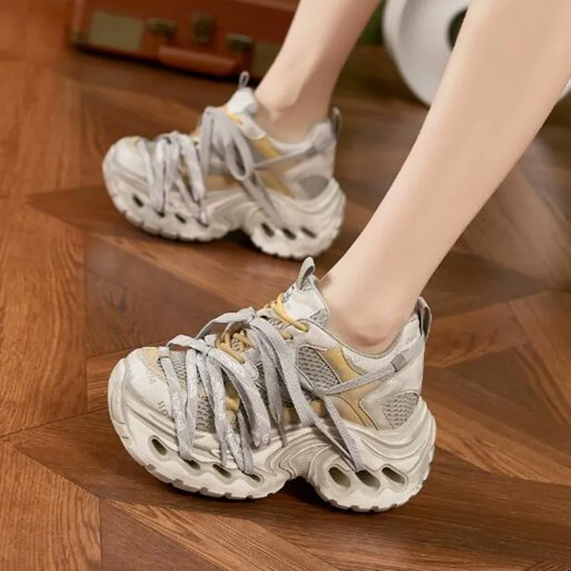 

2026 Women Microfiber Leather Dad Shoes Spring New Style Breathable Mesh Tie-Up Design Foot Slimming Sports Casual Running Shoes