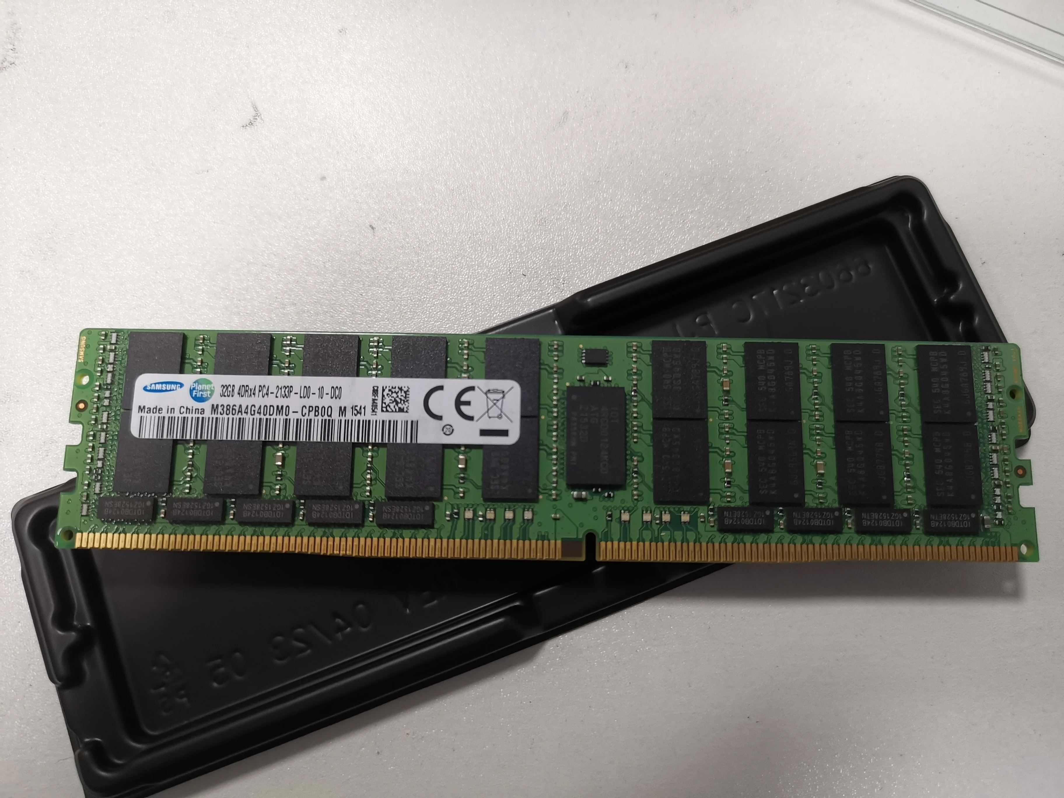 RAM serveur DDR4 32 Go 2133MHz ECC REG PC4-2133P-LDO-10-MB1 carte 4DRx4