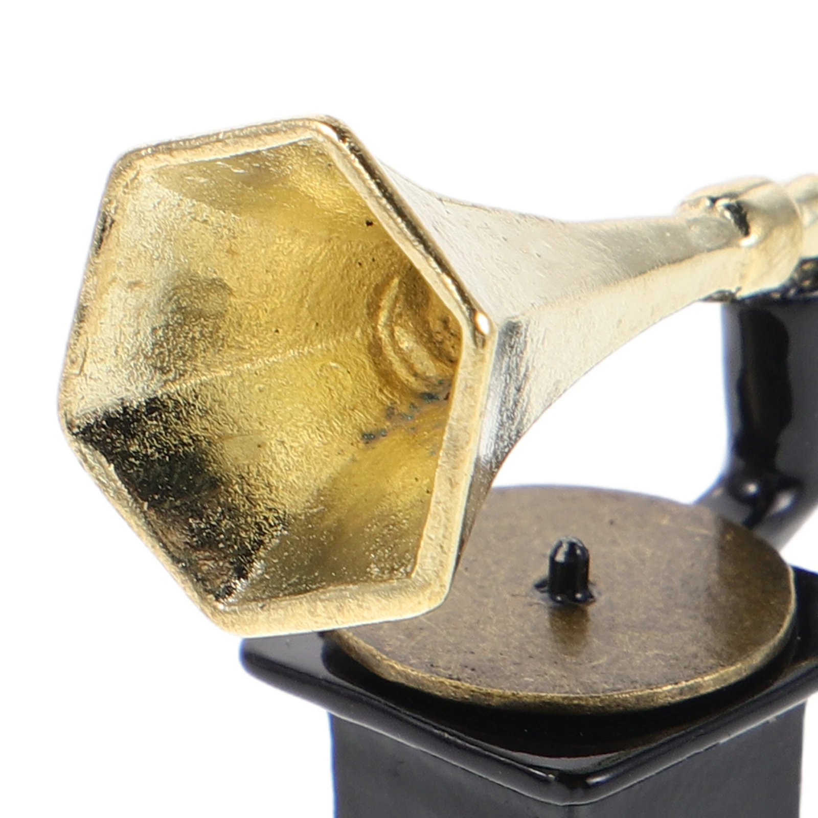 Mini fonógrafo vintage de 2 peças: toca-discos retrô realista para miniaturas de casa de bonecas - peça de arte de exibição de metal resistente para casa