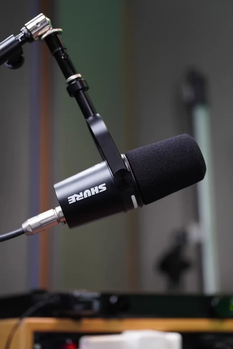 Shure MV7+ dynamic podcast microphone features voice isolation technology and studio-quality streaming and podcast LED panels