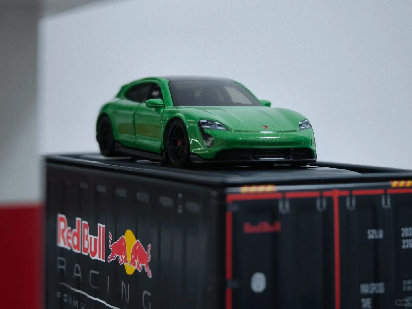 Matchbox Moving Parts FWD28 2024 PORSCHE TAYCAN GTS SPORT TURISMO 1:64 Diecast Alloy Metal Diecast Car Collectible Toys Gifts