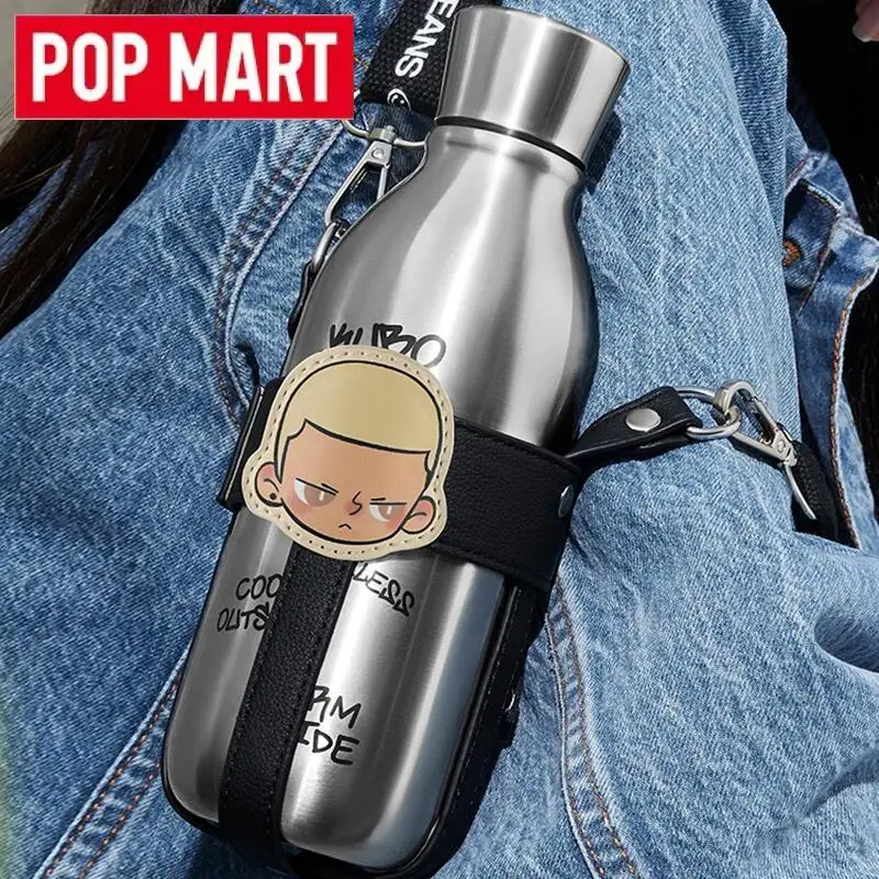 POP MART Kubo Jeans Series Tazza con cinturino a tracolla Tazza per bere alla moda Bottiglia sottovuoto portatile in acciaio inossidabile 304 intorno ai regali