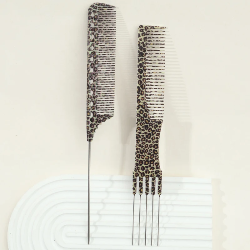 

Набор из 2 расчесок с леопардовым принтом и широкими зубьями и крысиным хвостом — Essential для путешествий в салоне