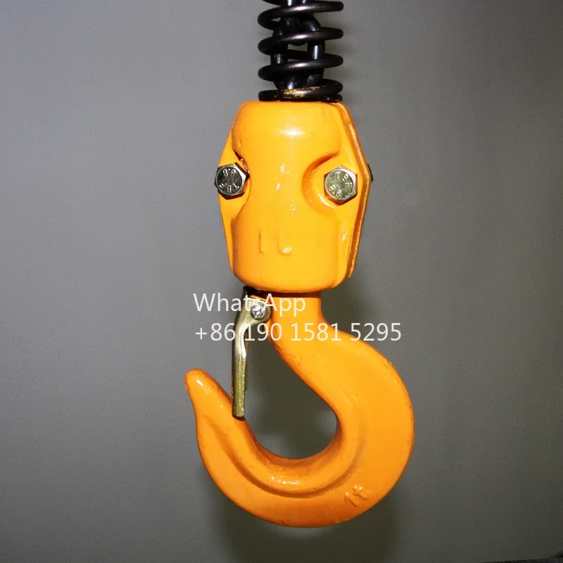 Special lifting hooks for electric chain hoists with a capacity of 0.5, 1, 2, 3, and 5 tons for lifting and lowering by crane