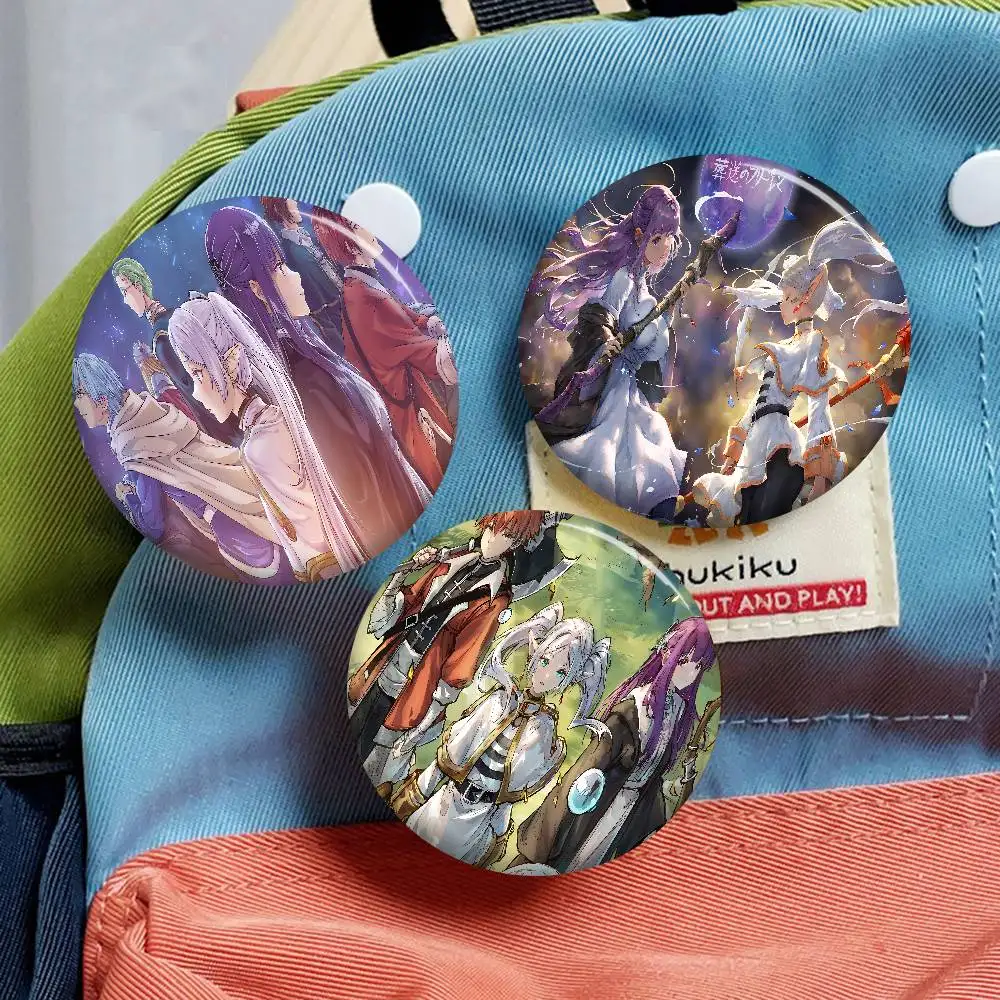 حار اليابان أنيمي كاريكاتير Frieren لينة زر دبوس مشرق مطبوعة أيقونة هدية للأصدقاء شارة طوق بروش التلبيب دبوس معدني #6