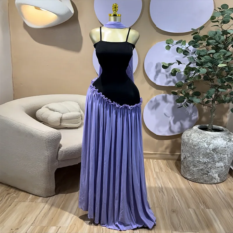 Damen Maxikleid mit Spaghettiträgern, Farbblock-Chiffon, langes Kleid mit Halter-Schal-Dekor, Rüschenbesatz, elegante Party- und Abendkleider – Detail 3