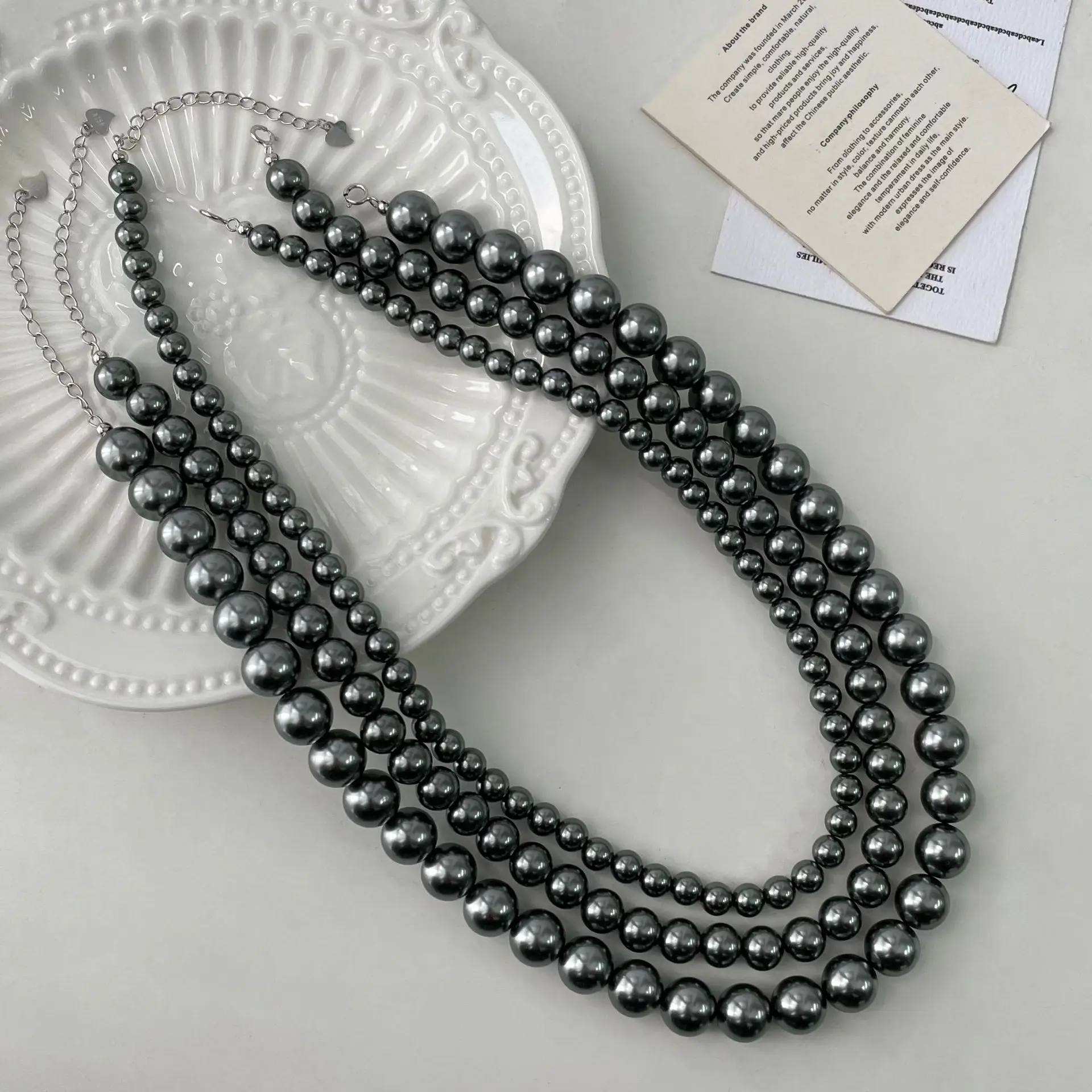 

Круглое блестящее осенне-зимнее ожерелье для свитера, уникальный дизайн, элегантное ожерелье из серебра S925 с темно-серым жемчугом