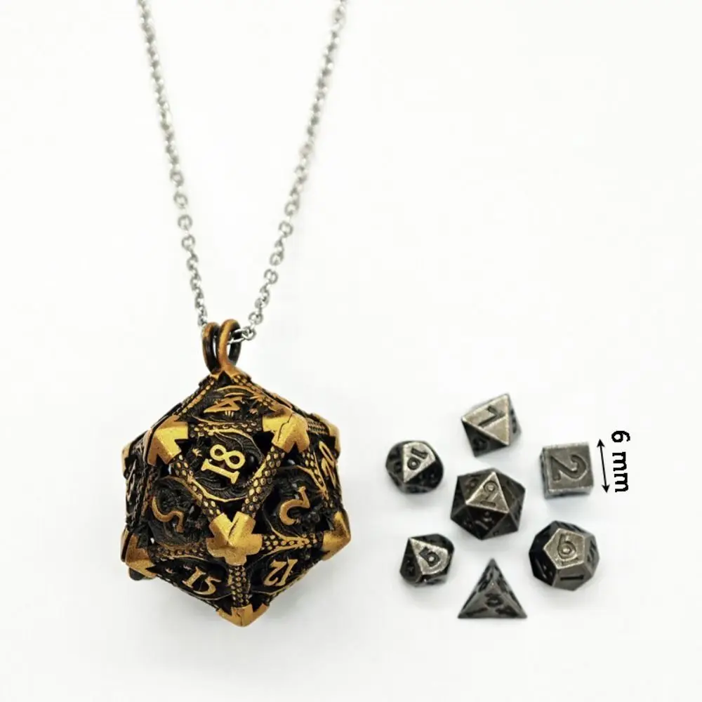 7 Stücke Neue 6 MM D20 DND Würfel Gold Silber Bronze Fliegender Drache Skelett Metall Würfel Schlüsselanhänger Anhänger Hohl Polyedrische Würfel Party