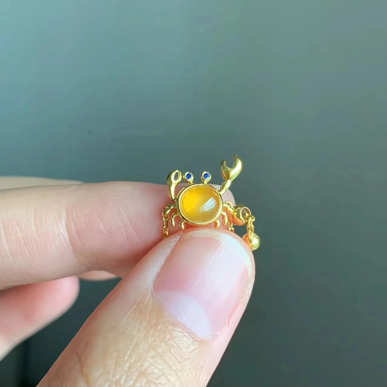 Little Fresh Imitate Blue Eyes Caramel Topaz Cute Little Crab Fine Chain Ring Creative Design  Jewelry Women Gifts To Girlfriend