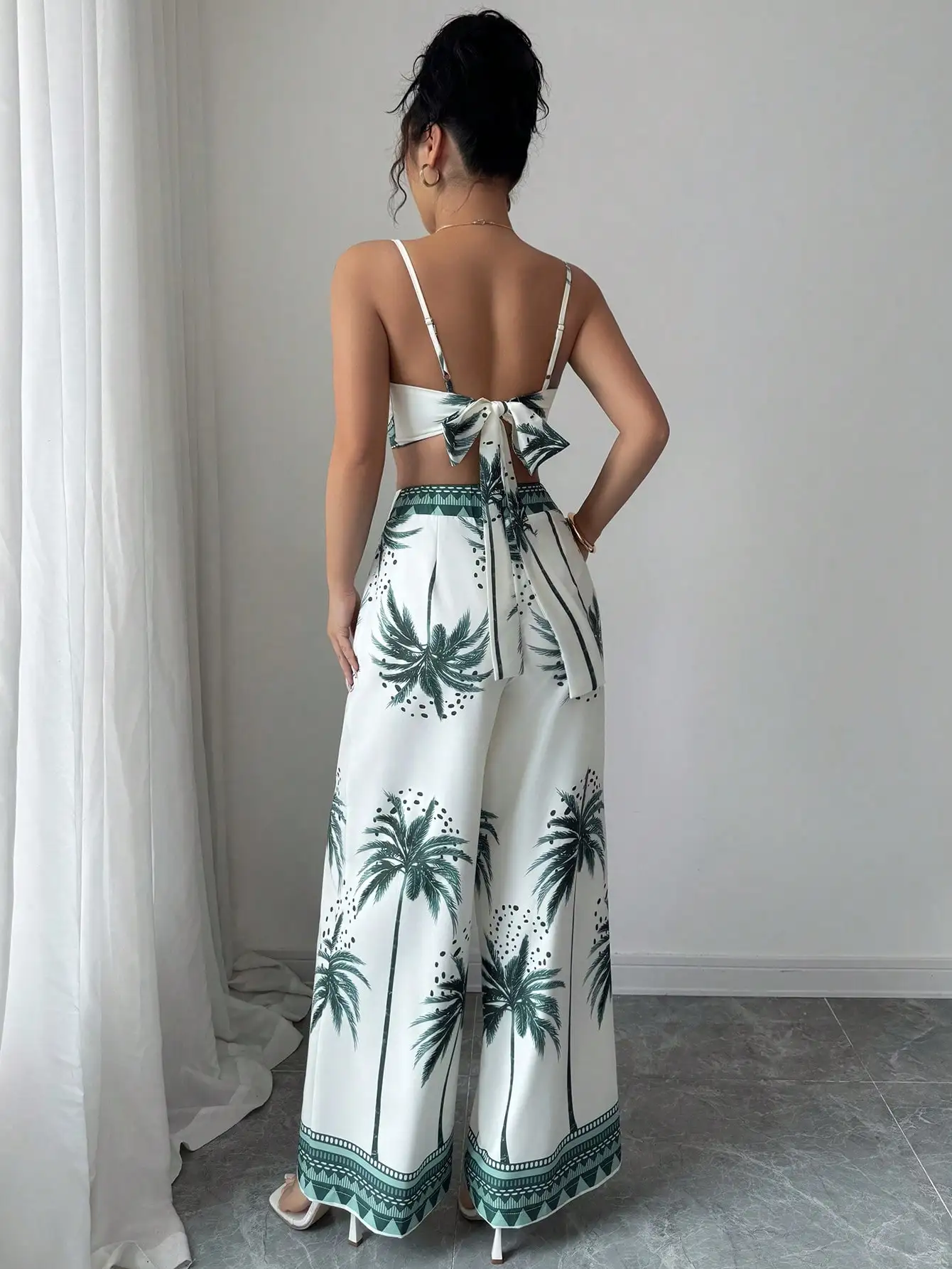 Women's Tropical Palm Print Two Piece Set with High Waisted Wide Leg Pants & Strappy Crop Top for Summer Vacation