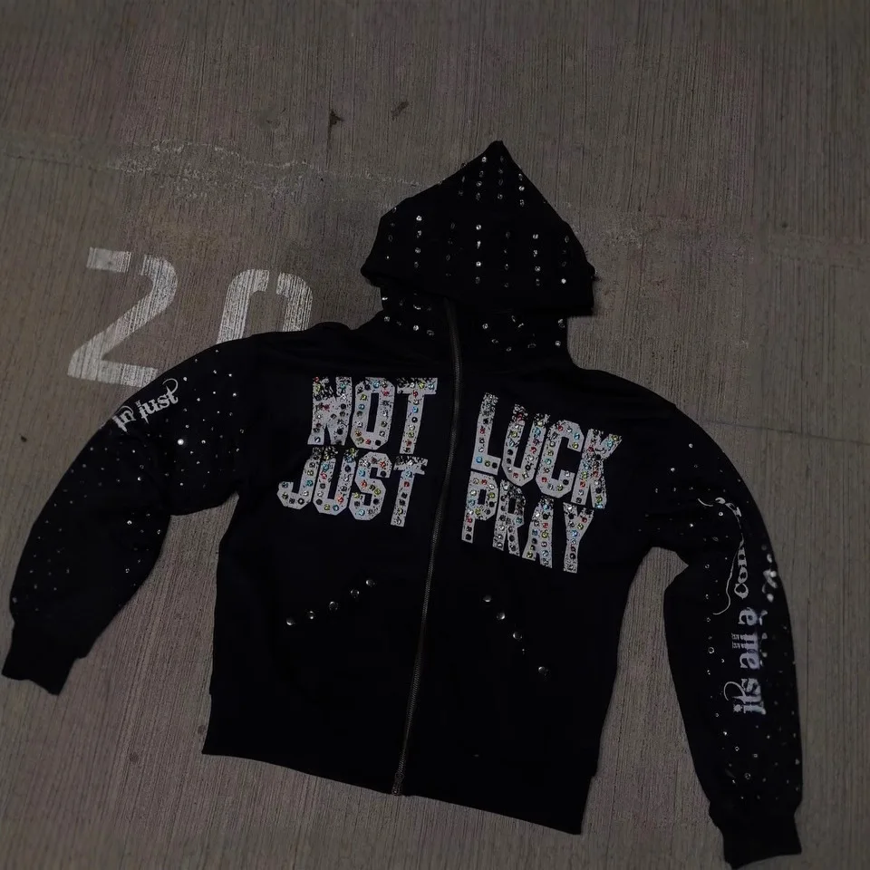 

Универсальная толстовка с капюшоном и буквой 2025 года, кардиган, куртка с капюшоном, новый стиль с бриллиантовыми наклейками, модный персонализированный уличный капюшон