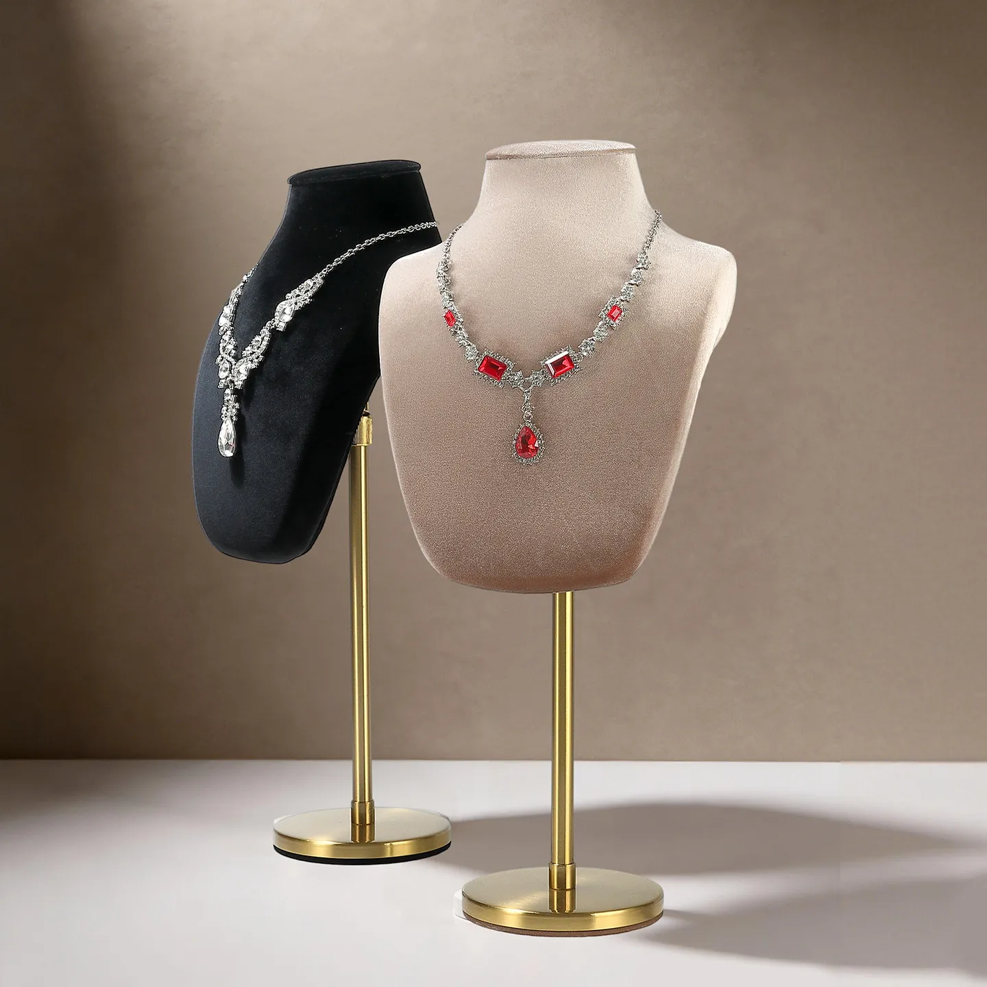 

Necklace display stand window portrait neck jewelry display stand metal base jewelry display props live broadcast