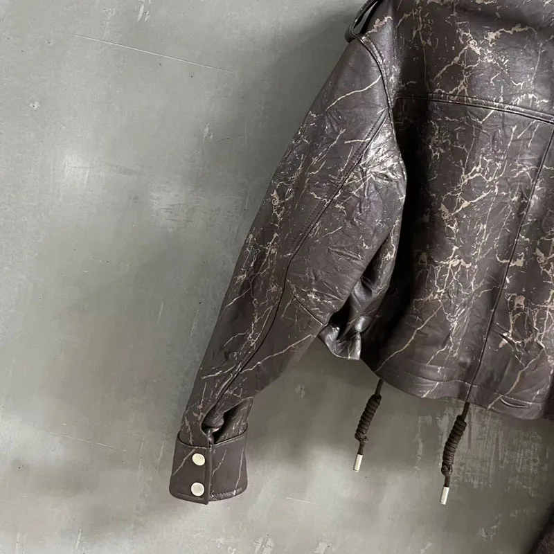 Damenmantel Frühjahr 2025, neue Mode, natürliches echtes Schaffell, kurze Länge, importierte Haut, Faltenprozess, Kragenkrawatte