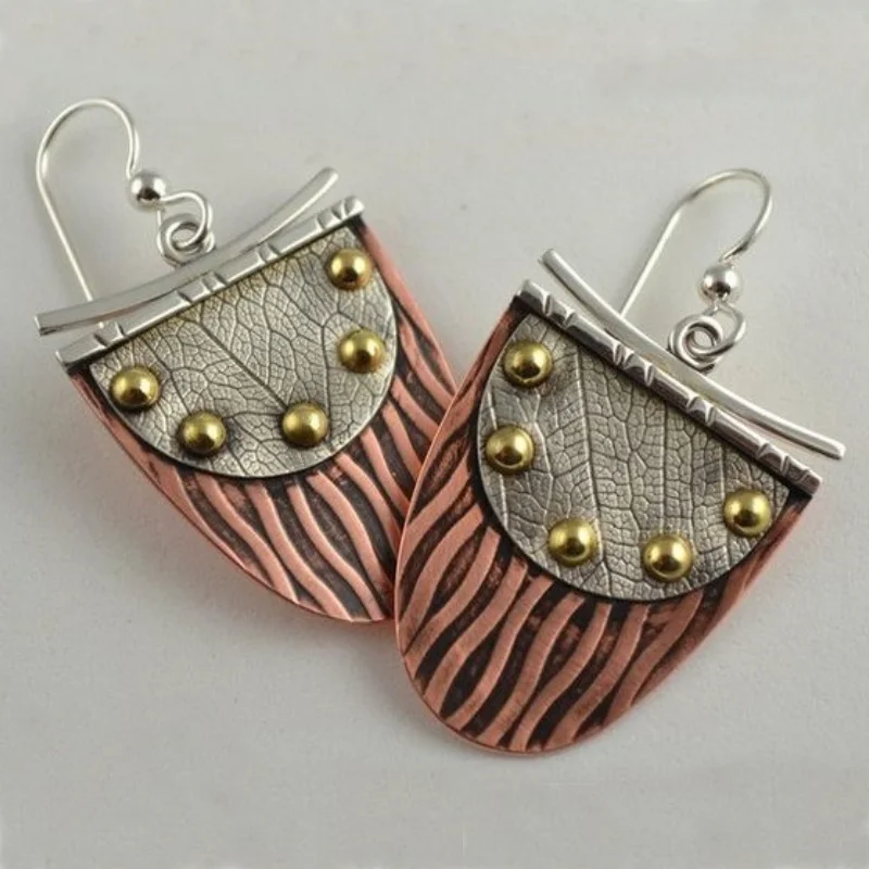 Old Bohemian Simple Metal Carved Pattern Hanging Earrings, Women's Retro Creative Accessory