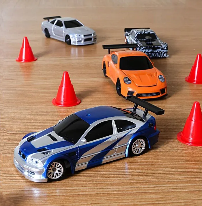 1/43 RTR RC דריפט מכונית מירוץ ג'ירו 4WD מוכנה ללכת מיני מכונית צעצוע מהירות גבוהה מודל צבוע גמור צעצועים לילדים מתנות