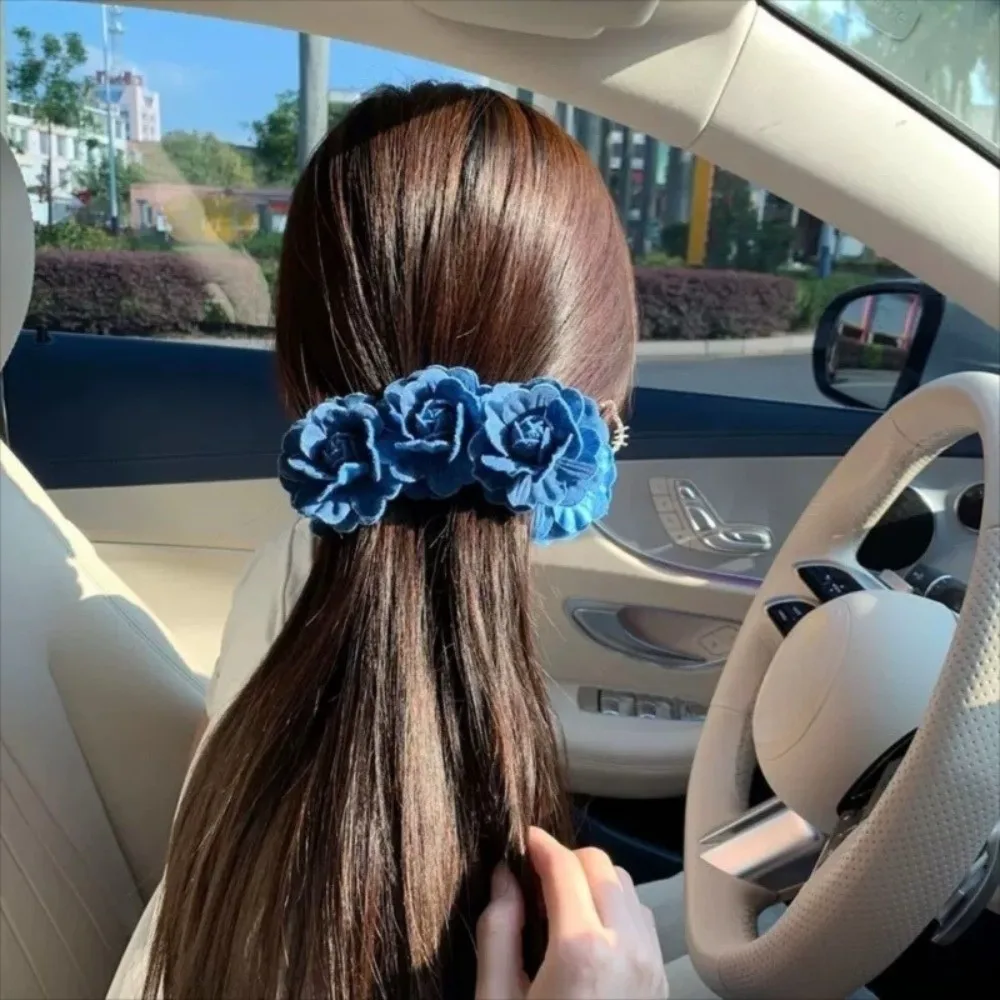 

Элегантные джинсовые заколки-бананы с синим цветком, пластиковые женские вертикальные зажимы с камелией, тканевые заколки в корейском стиле, витая заколка для волос с цветочным принтом, пляжная