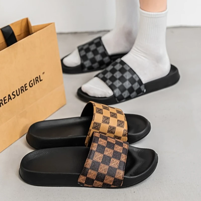 

Летние клетчатые модные и прочные одношаговые удобные мужские шлепанцы на мягкой подошве с блокировкой цвета в шахматном порядке