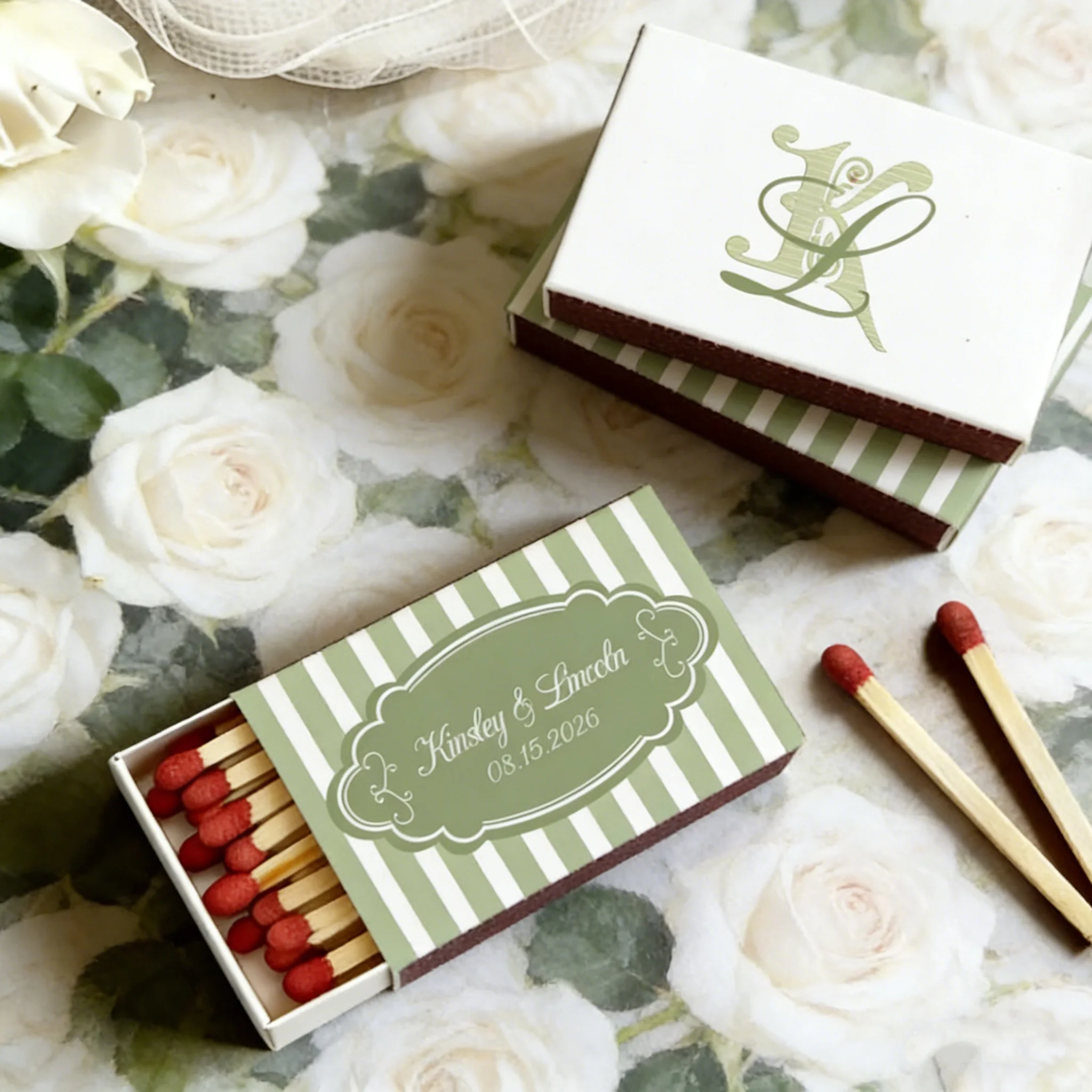 

Свадебные спичечные коробки с индивидуальной гравировкой имени и даты, полосатые спичечные коробки с монограммой для украшения вечеринки в честь помолвки или девичника.