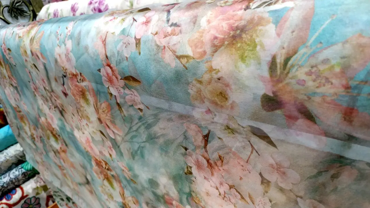 High-quality Flowers Printing Chiffon Silk Fabrics Cloth Factory Custom Summer Thin Shirt Dress Sewing Scarf Fabric by the Meter