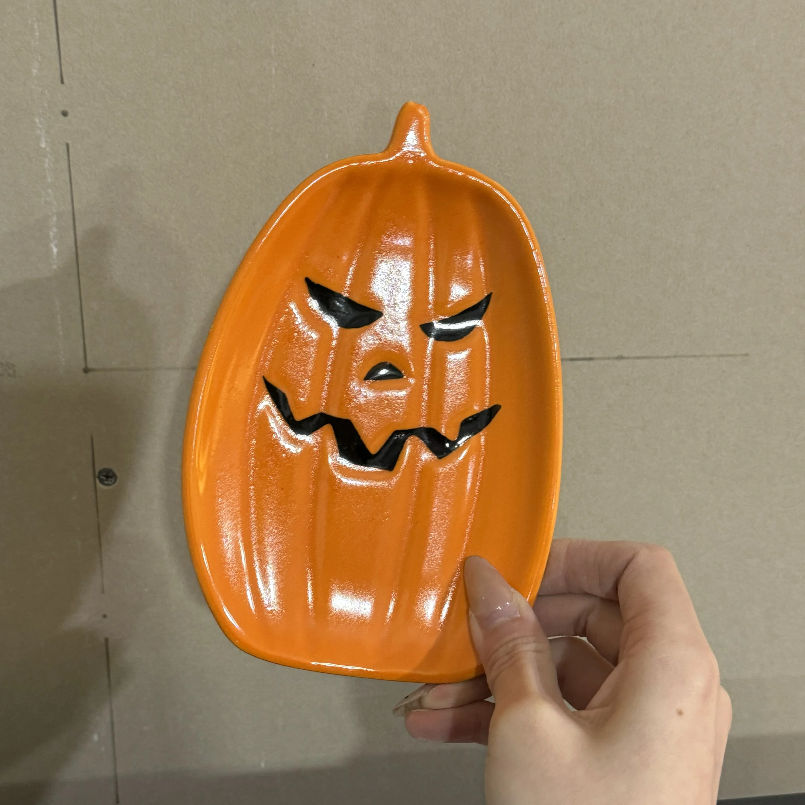 

Halloween ceramic hand-painted pumpkin ghost A Piao pumpkin ghost witch plate home tableware set high temperature resistant