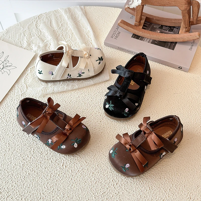 Girls Flats Mary Jane Shoes Embroidered Floral Children Cute Princess Dress Shoes with Bow Decor Kids Leather Shoes Non-Slip