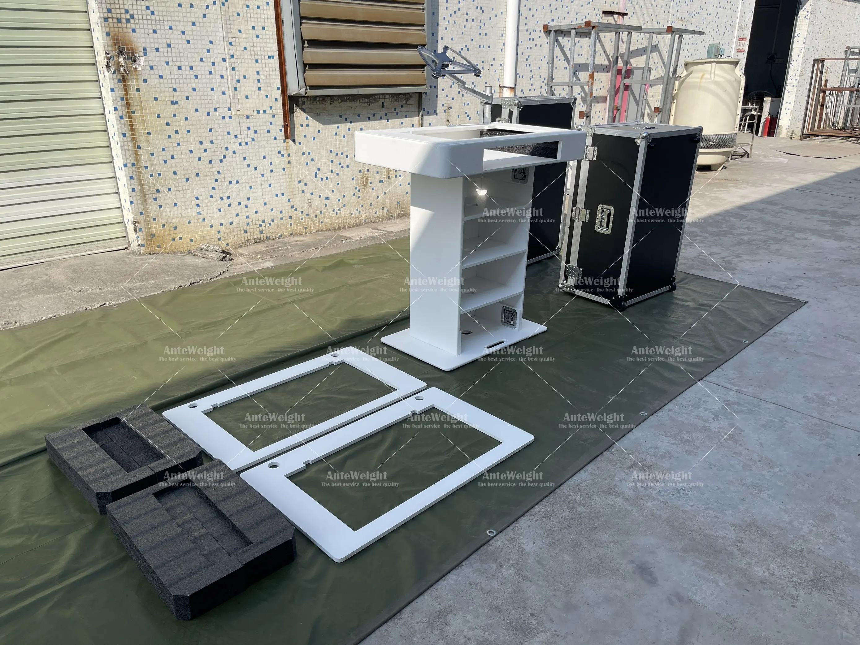 

Finish CASE DJ Podium with Two Road Cases and Laptop Stand Custom-designed for multiple products: DDJ SX2, REV7, FLX10.