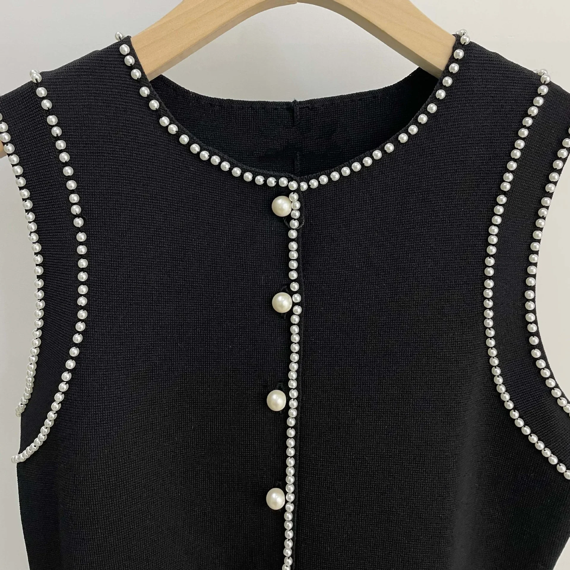 

Women's knitted round neck sleeveless dress slim fit pearl decoration summer new midi robe