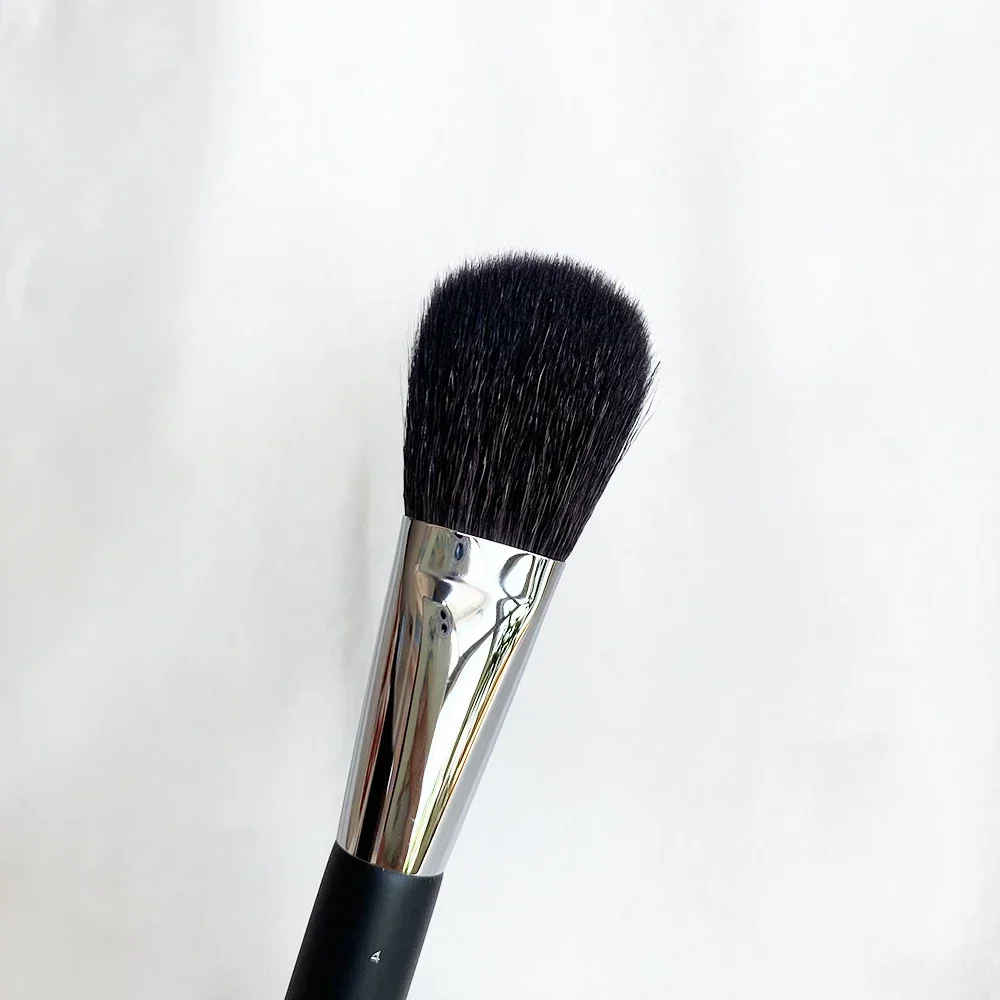 Makeup Brush PINCEAU Blush Brush #4 Natural Goat Bristles Round Cheek Powder Blusher Highlight Cosmetic Brush