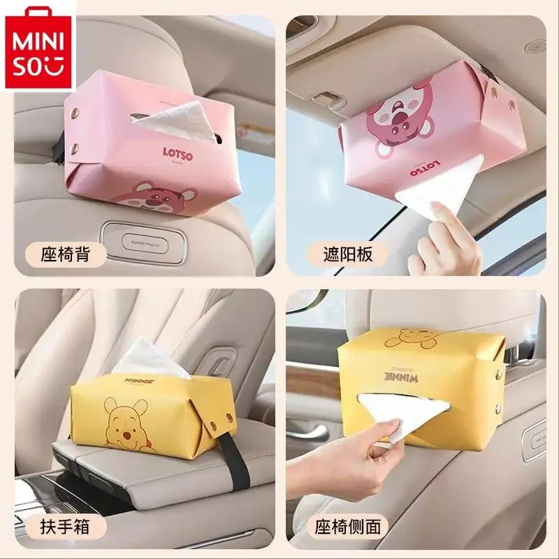 Caja de reposabrazos de coche MINISO Disney, cubierta de caja de pañuelos, bonito dibujo de oso de fresa, caja de papel colgante para coche, accesorios de decoración