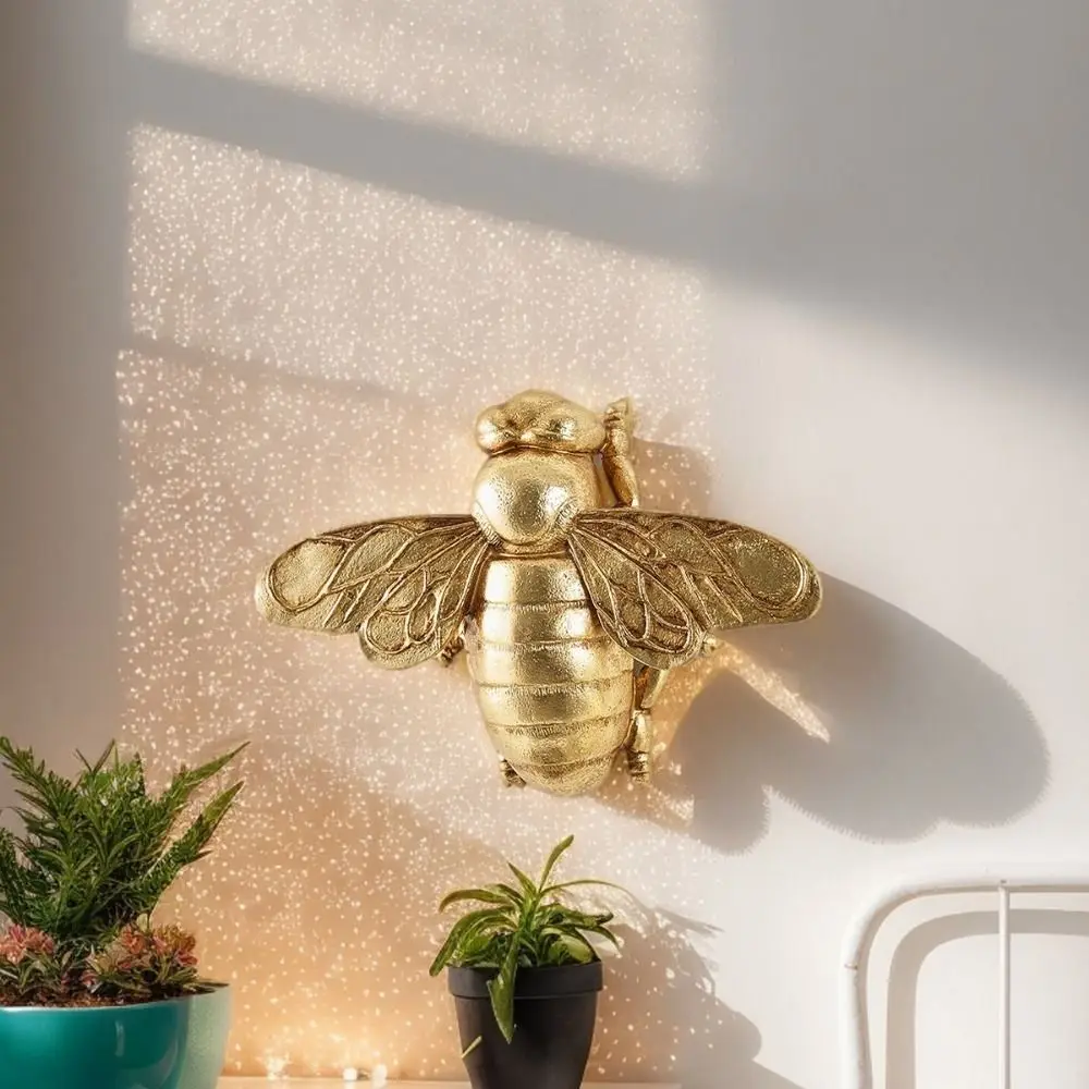 Unique 3D Golden Bee Wall Sculpture Handcrafted Resin Wall Lamp Decoration Hanging Decorative Animal Sculpture For Gallery Wall
