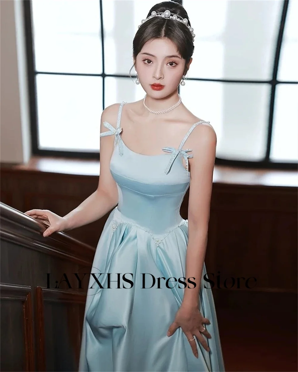 Sukienki wieczorowe LAYXHS na cienkich ramiączkach, linia A, zdobione koralikami, z kokardą na plecach, bez pleców, sukienki na studniówkę dla kobiet, szyte na miarę فساتين سهرات