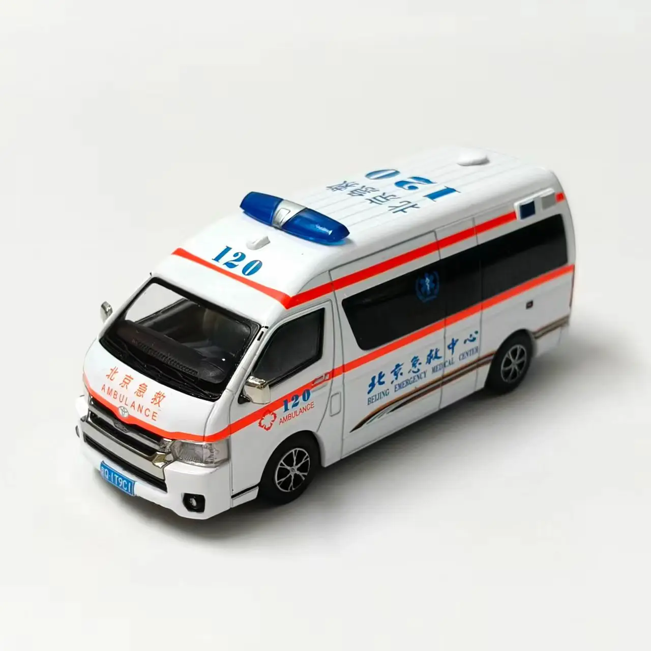 Diecast escala 1:64 Toyota Sea Lion H200 Beijing centro de emergencia coche en miniatura de aleación juguete coleccionable regalo adorno de exhibición de recuerdo
