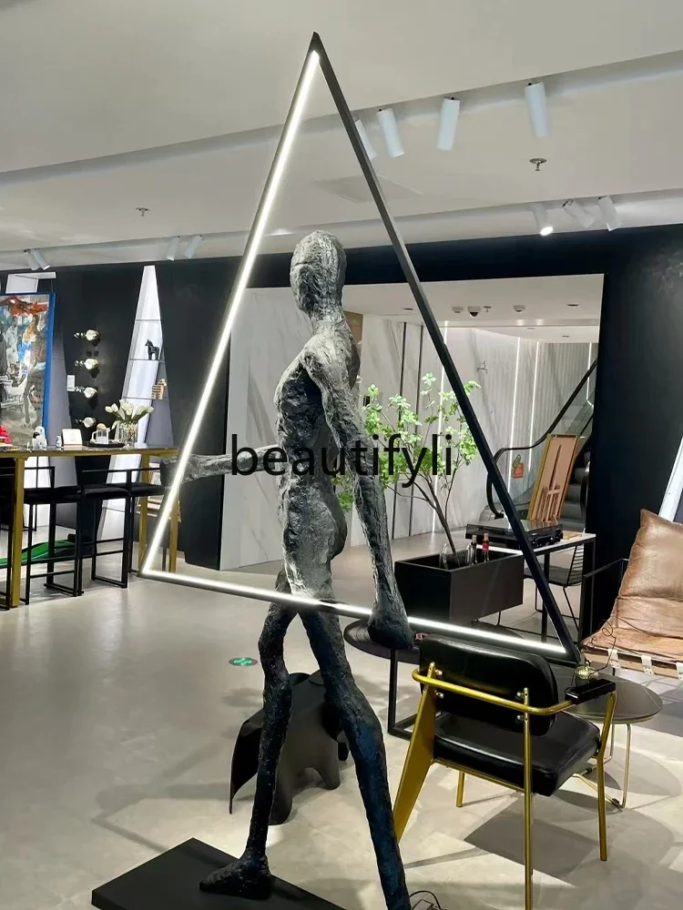 

S1S Creative humanoid sculpture floor-to-ceiling large ornament light luxury floor lamp