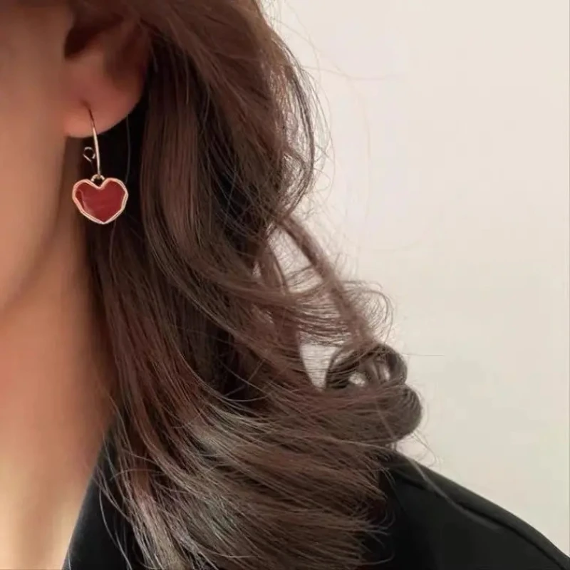 Korean-Style Fashionable Burgundy Heart Earrings, Simple And Elegant, Trendy And Wild Personality Jewelry image 5