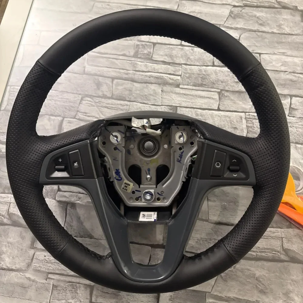 Housse de volant de voiture personnalisée, antidérapante, accessoires de voiture, enveloppe de volant cousue à la main pour Hyundai Solaris, Verna i20 Accent 2008 – 2012