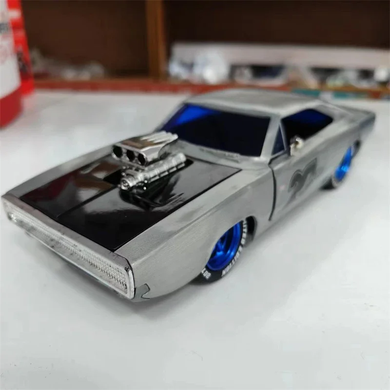 

1:24 1970 DODGE CHARGER R/T Высокий имитационный литая машина из металлического сплава Модель автомобиля детские игрушки коллекционные подарки J292